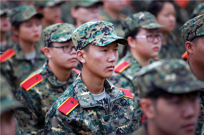 1536026035368265.jpg 学生特写_副本.jpg