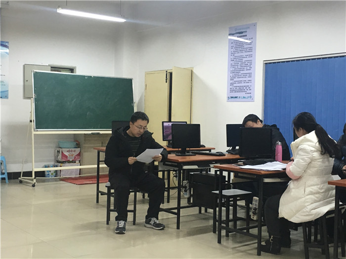 1515751348368567.jpg 张书记严肃认真地批评与自我批评.jpg