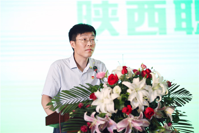 5 主持人 潘磊.jpg