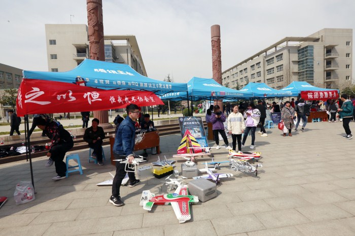 1553344955368954.jpg 9精彩的社团活动展示_副本.jpg